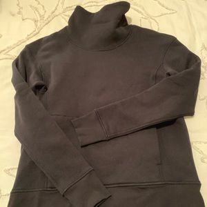 Lululemon black sweatshirt - Size 6